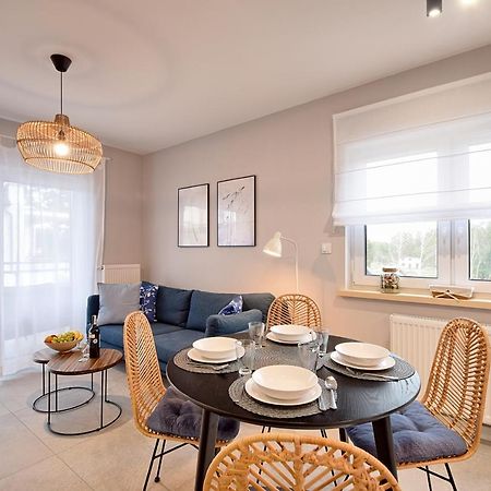 E-Apartament Nad Morzem Apartamentuj Мєлно Екстер'єр фото